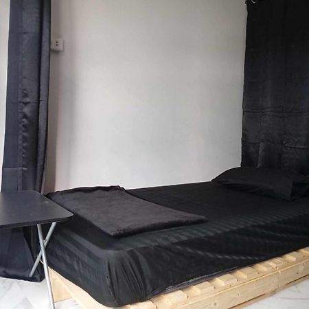Lita Guesthouse Chiang Mai Bagian luar foto