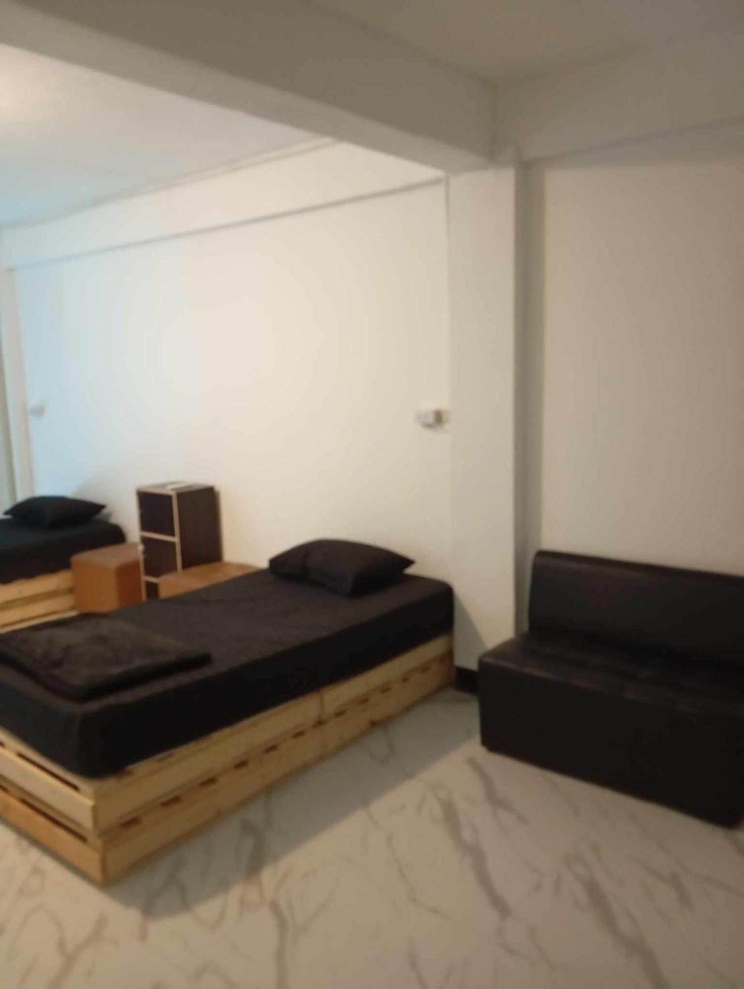 Lita Guesthouse Chiang Mai Bagian luar foto