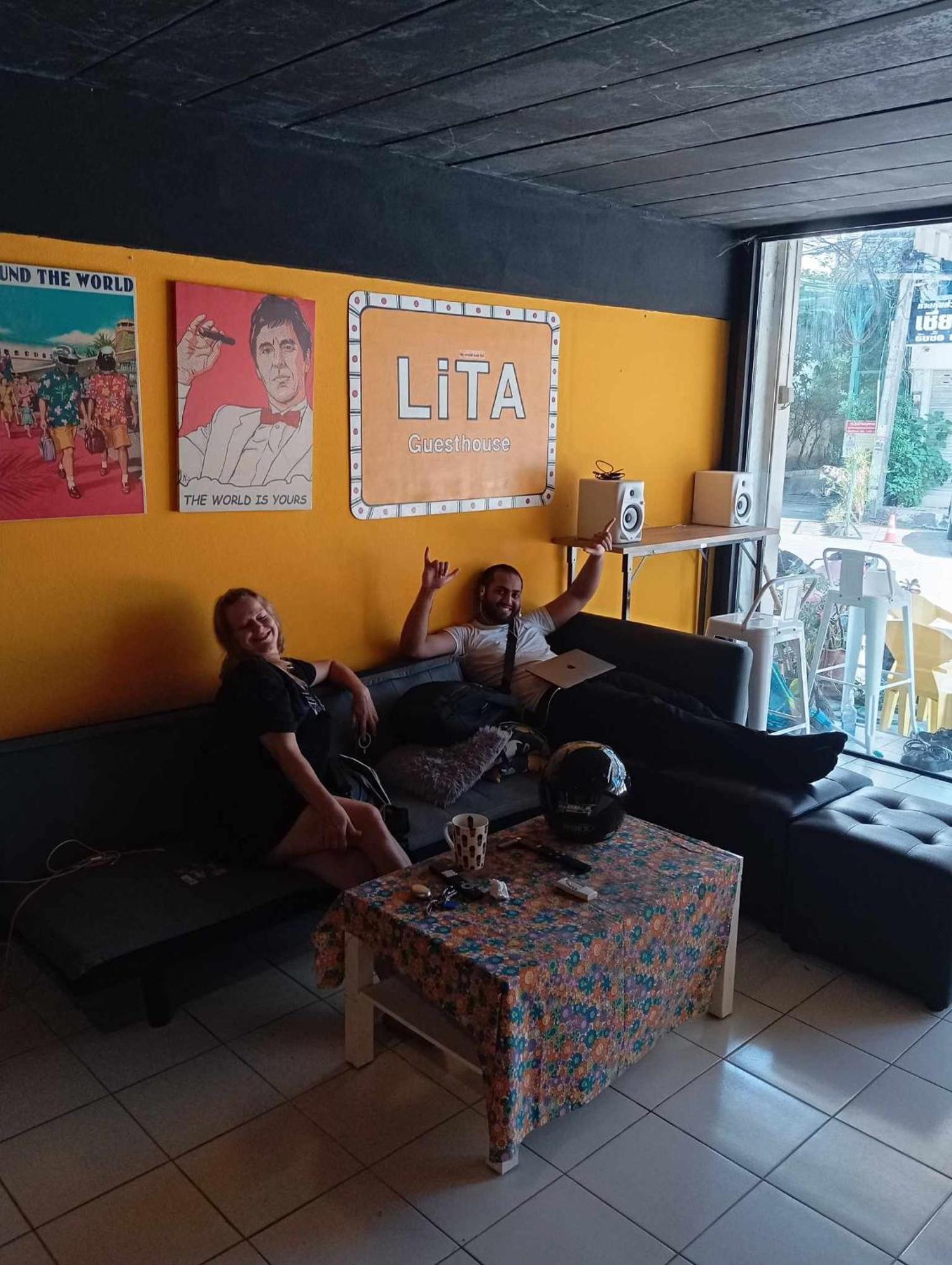 Lita Guesthouse Chiang Mai Bagian luar foto