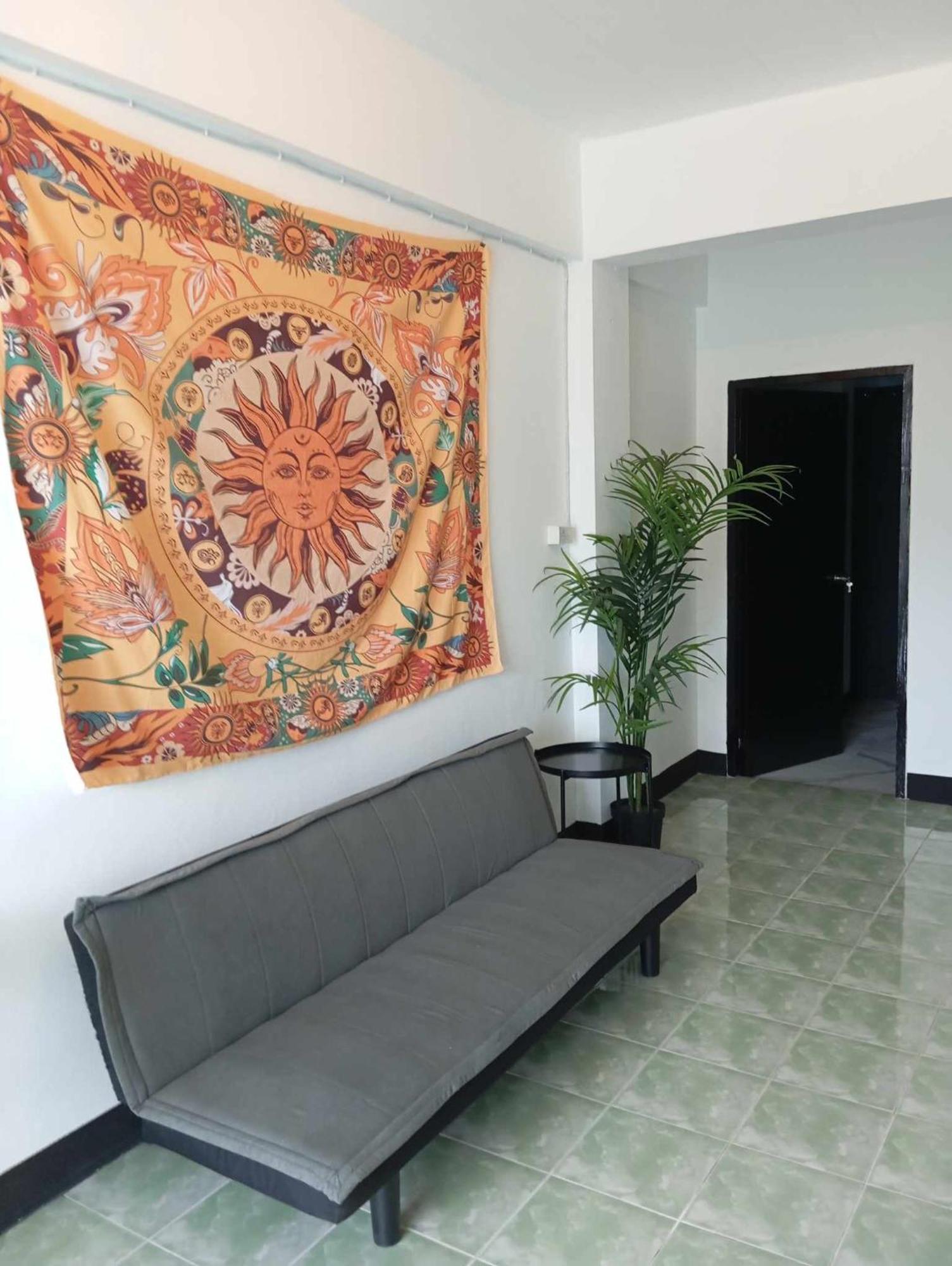 Lita Guesthouse Chiang Mai Bagian luar foto